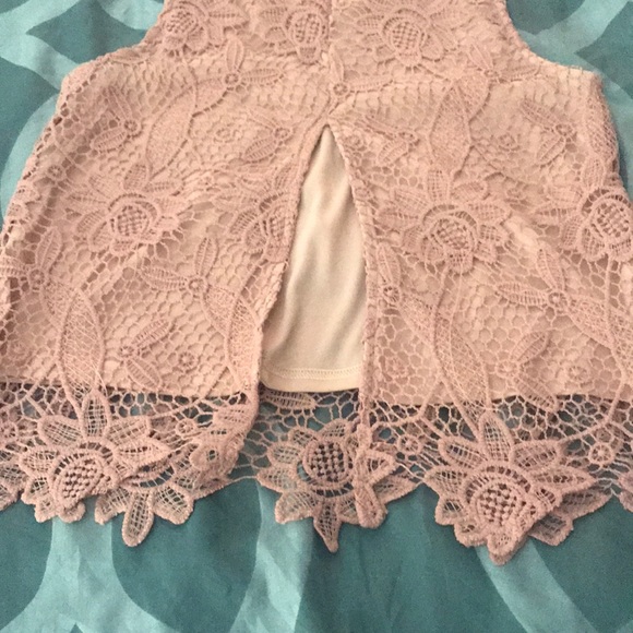 Semi crop top. - Picture 4 of 4